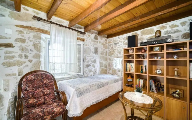Skountakis House