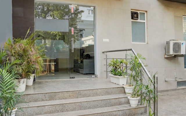 Townhouse Sector 53 Golf Course