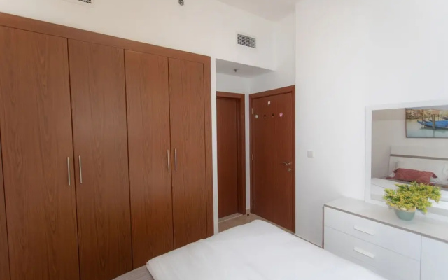 Top-notch apt with bird’s eye city views