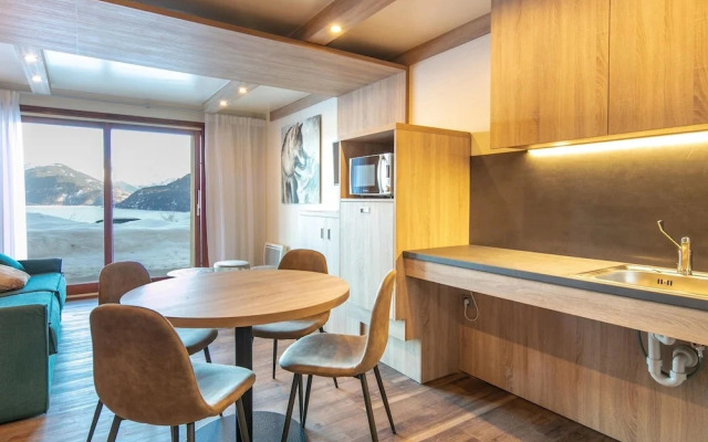 Spacious Doucy Stay With Mountain Views