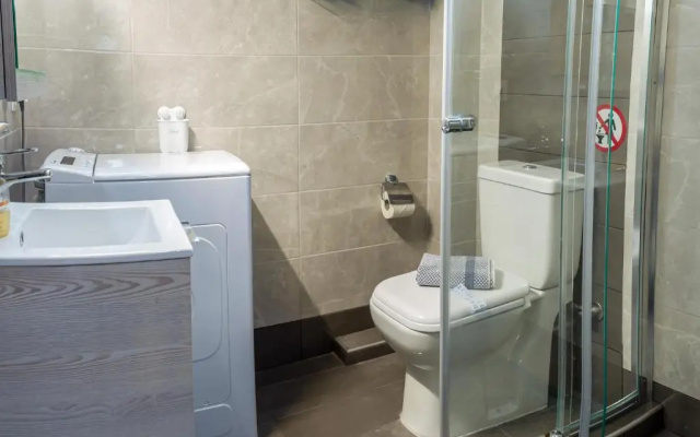 2 Bedroom Modern Apartment in Perea