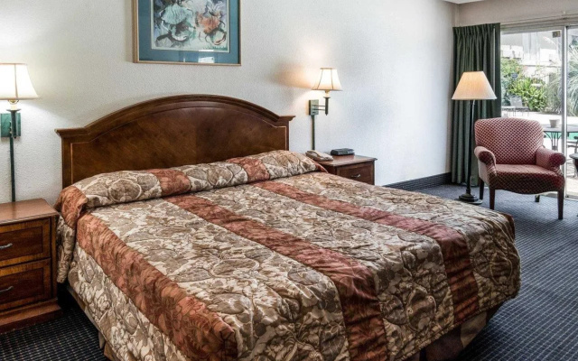 Rodeway Inn & Suites At the Casino