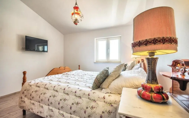 Stunning Home in Valtura With Jacuzzi, Wifi and 4 Bedrooms