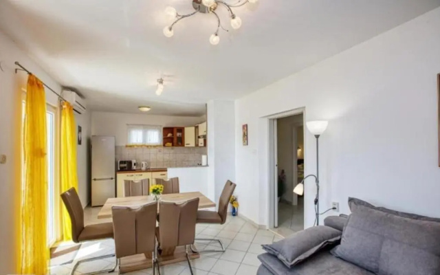 Mirka - With Heated Pool - H