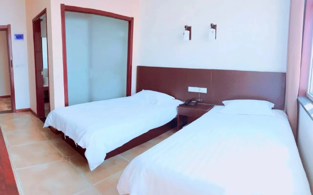 Home Inn Rui Bai Yun Hotel (Qingdao West Coast Qingdao West Railway Station Branch)