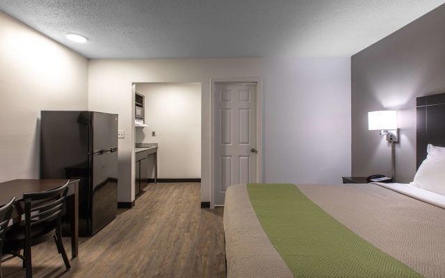 Studio 6 Greenville, SC - I-85 Near Downtown