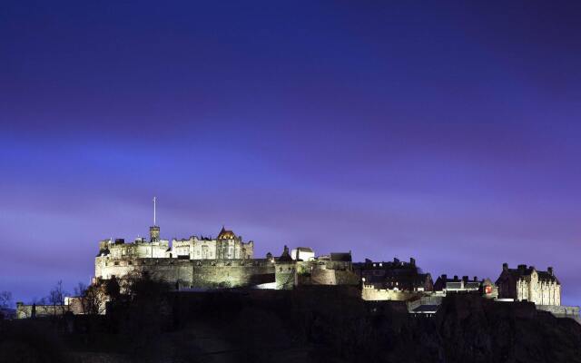 Mercure Edinburgh City - Princes Street Hotel вид на фасад