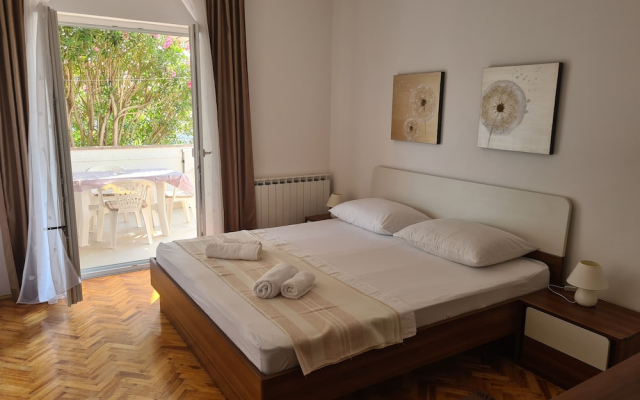 Apartments Ivo