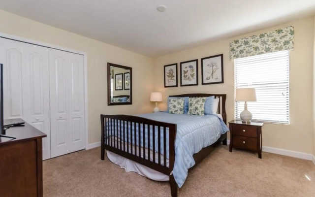 9 Bedroom 5 Bathroom in Champions Gate