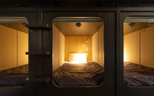 Cabinet Hotel WOWS