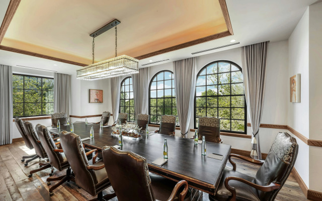 Hotel Drover, Autograph Collection