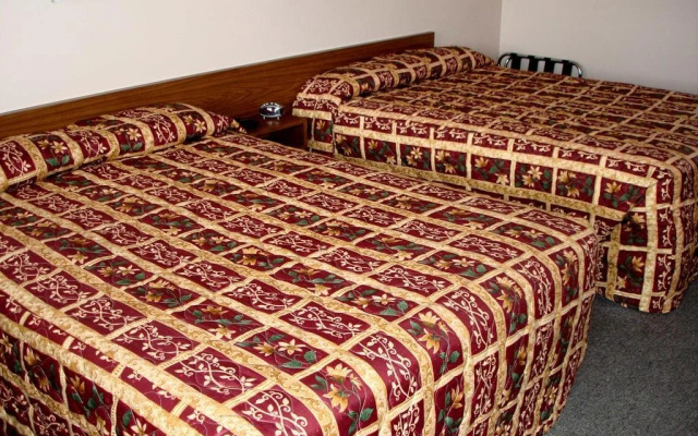 Tops Motel