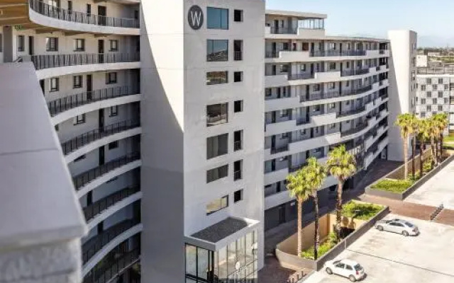 Blou Inn - Century City