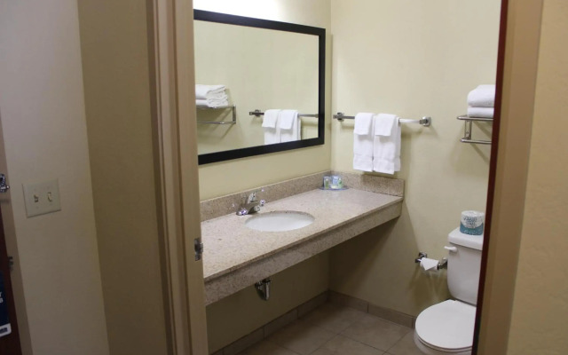 Cobblestone Inn & Suites - Rugby