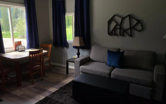 Peaks Lodge