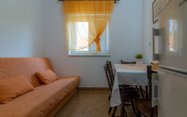 Apartment Anđela - 80 m from beach : A2 Barbat, Island Rab