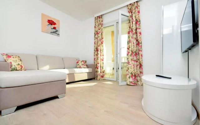 Apartment Mira II