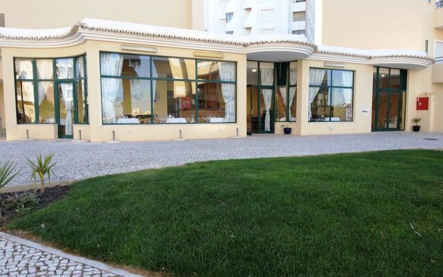 Отель Plaza Real Atlantichotels Португалия, Портимао - 5 отзывов об отеле, цены и фото номеров - забронировать отель Plaza Real Atlantichotels онлайн вид на фасад