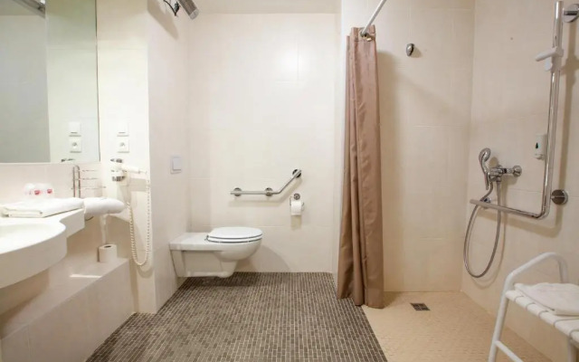 Brit Hotel Reims La Pompelle