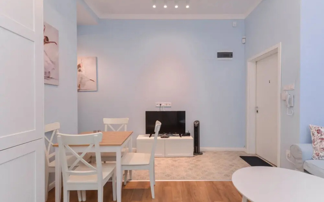 FM Deluxe 2-BDR Apartment - LOVEly