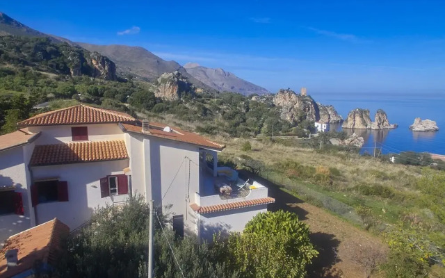 Villa Del Carrubo
