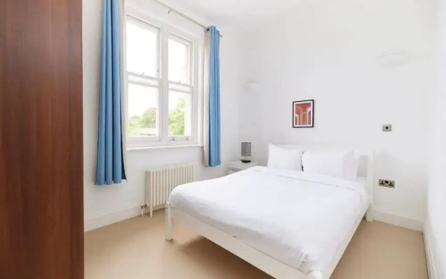 The Woolwich Retreat - Enticing 5bdr House With Parking
