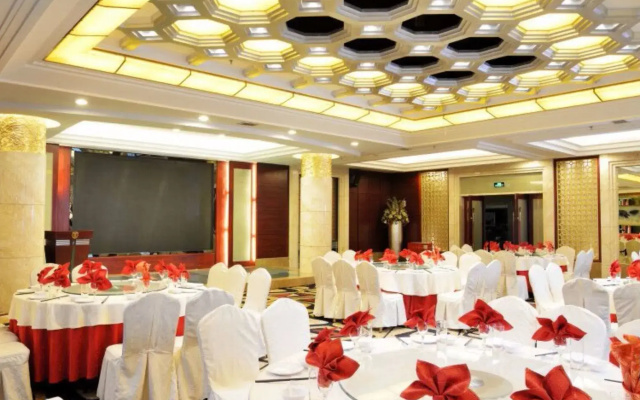 Yili Black Bee Manor Eco Hotel