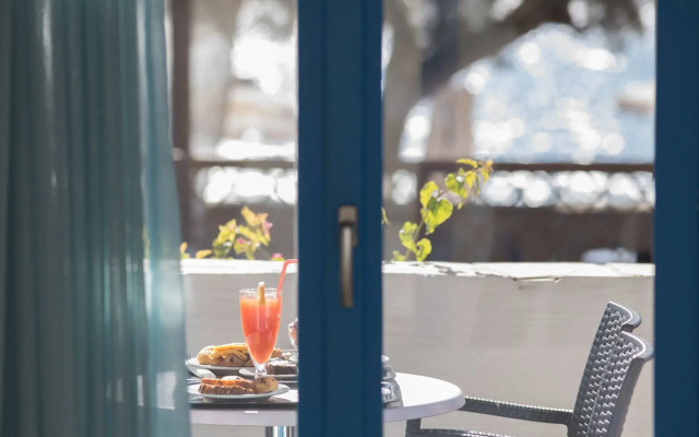 Liana Beach Hotel & Spa
