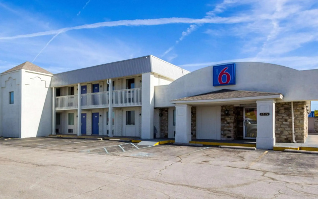 Motel 6 Indianapolis, IN – South