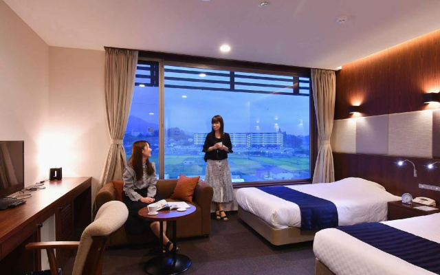 Capital Hotel 1000