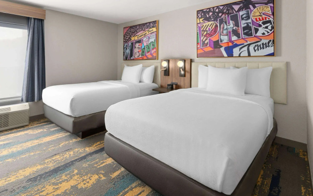 La Quinta Inn & Suites by Wyndham Memphis I-240