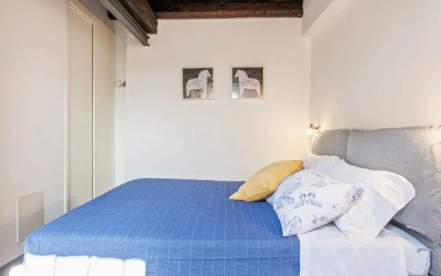 Piazza Dei Tribunali Apartment