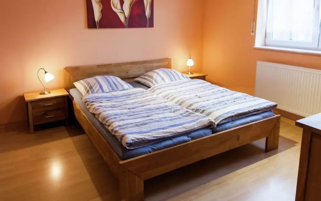 Cozy Apartment in Rommersheim near Forest