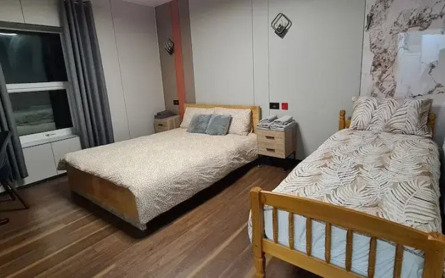 OYO Welsh Holiday Accommodation - Modern Stay