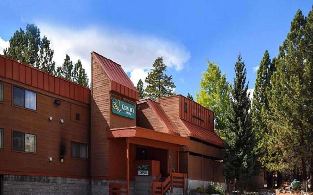 Отель Quality Inn Mammoth Маммот-Лейкс вид на фасад
