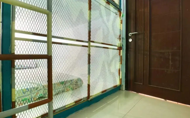 Kabin Kapsule Halte UI Depok - Male Only