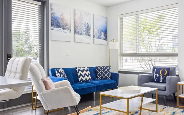 Bright & Cozy 2BR Retreat W/parking Broad Ripple