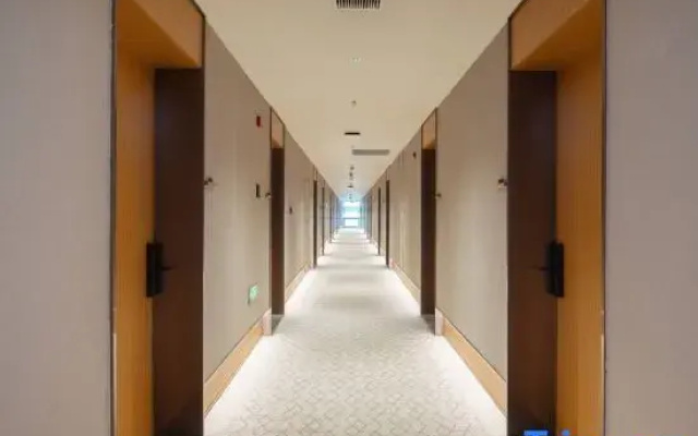 Ji Hotel (Quzhou Jiangshan Administrative Service Center Branch）