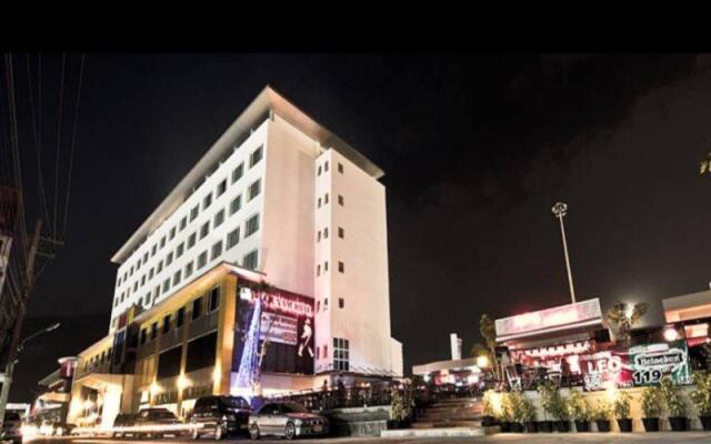 Pratunam Hotel Khonkaen вид на фасад
