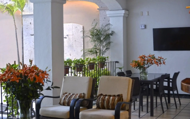 Hotel Eloisa - Near Playa de los Muertos