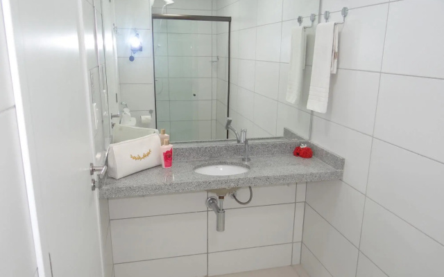 Laguna Beach Flat Térreo com saída para piscina