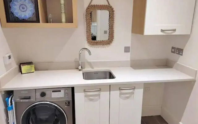 The Ayres House 2 bed Apartment in Cambridge