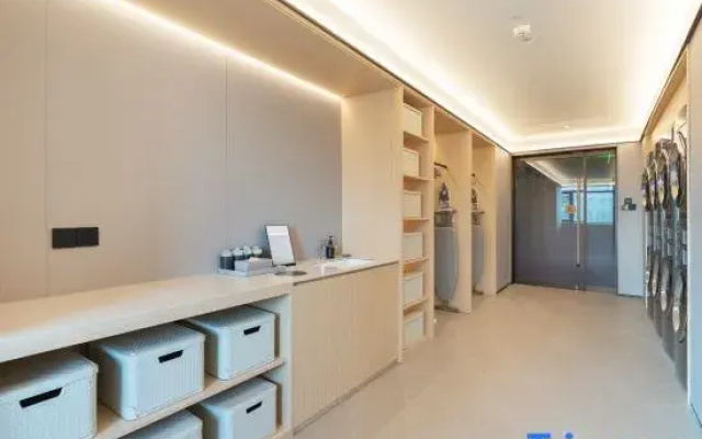 JI Hotel (Wuhan Guanggu Huashan New City Metro Station)