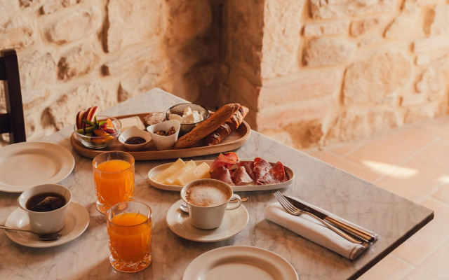 Aethos Hotel  Saragano