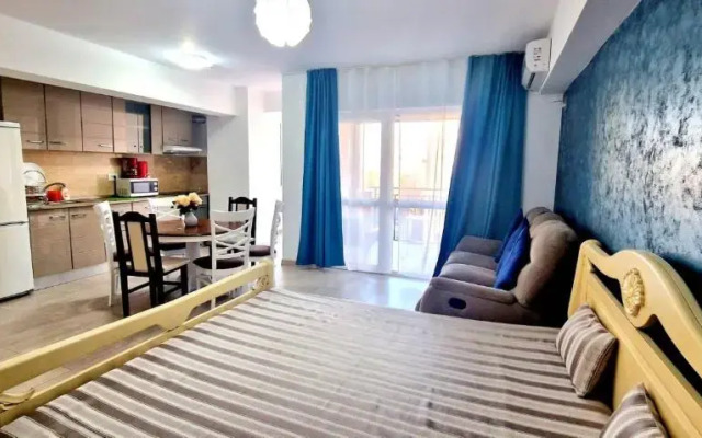 Big & Cosy Apartment with 3 double beds by Evelyn Apartments