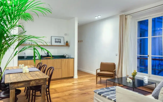 Spacious Apartment Near Madeleine