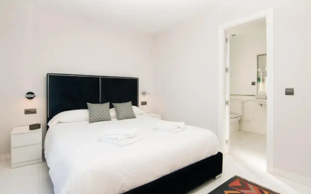 2186-Luxury penthouse with jacuzzi y bbq