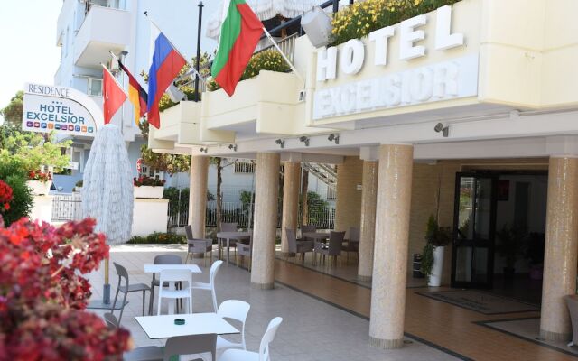 Hotel Excelsior вид на фасад