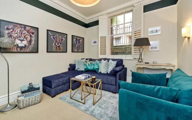 Westminster Retreat by Underthedoormat