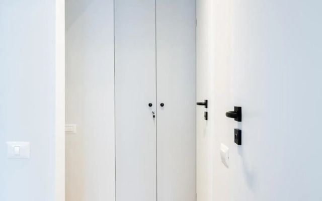 Bright 2BR Flat - Top Location - Green Views